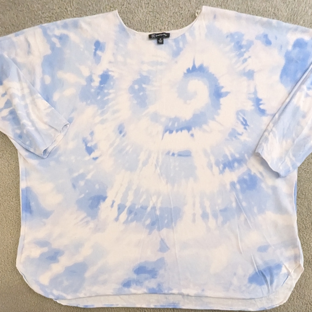 💥 Sale 💥🌀 INC International Concepts Blue and White Top